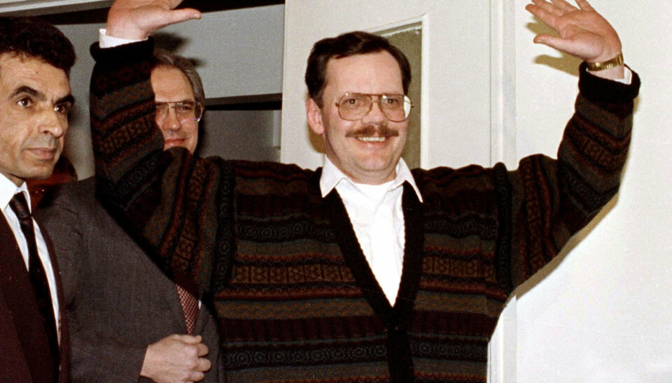 Terry Anderson blev løsladt af sine gidseltagere 4. december. Han havde siddet fanget under jorden i Beirut i årevis.
