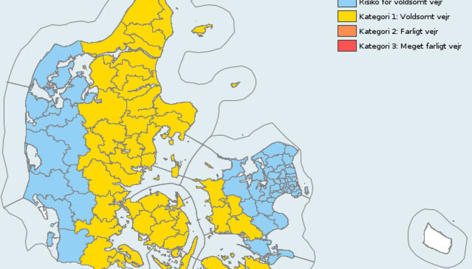 Det er i den centrale del af Danmark, der er risiko for skybrud. Men både i øst og vest er der risiko for kraftig regn.