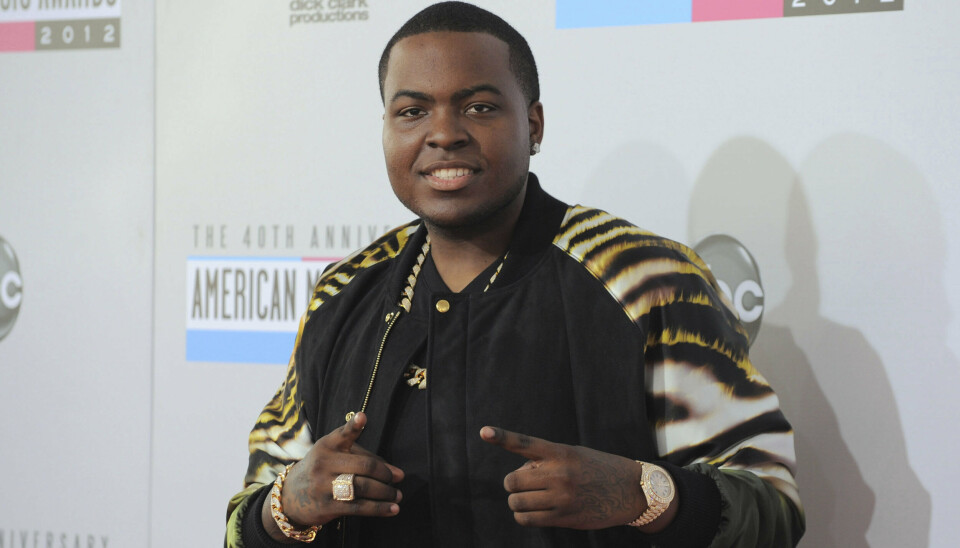34-årige Sean Kingston og hans 61-årige mor, Janice Turner, er anklaget for at have stjålet smykker, penge, en luksusbil og meget mere.