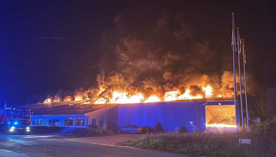Ilden havde natten til lørdag fået godt fat.