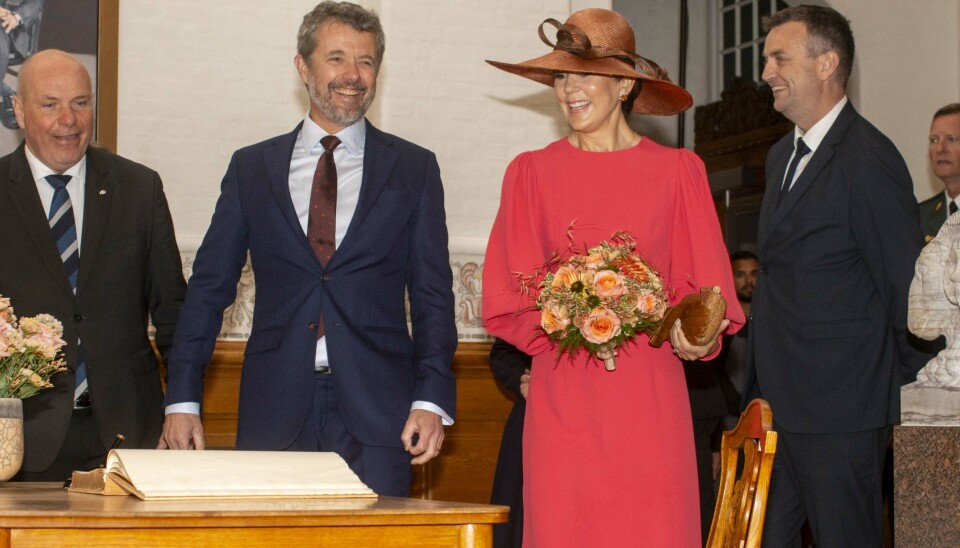 Frederik og Mary ved ankomsten til Landstingssalen på Christiansborg