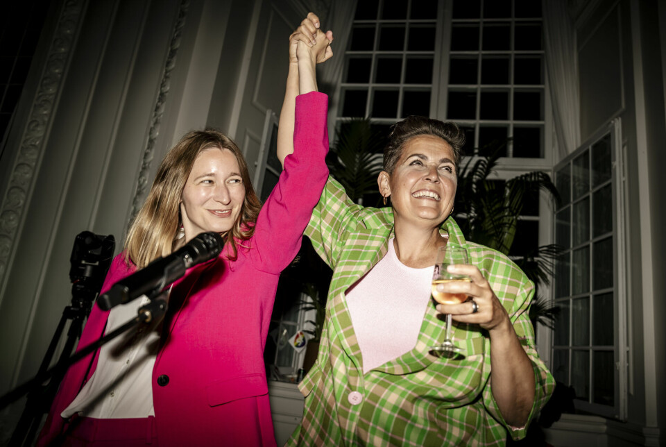 Pia Olsen Dyhr og Kira Marie Peter-Hansen fra SF blev valgets helt store vinder - SF blev i procent det største parti - i mandater lige så store som Socialdemokraterne med tre mandater.