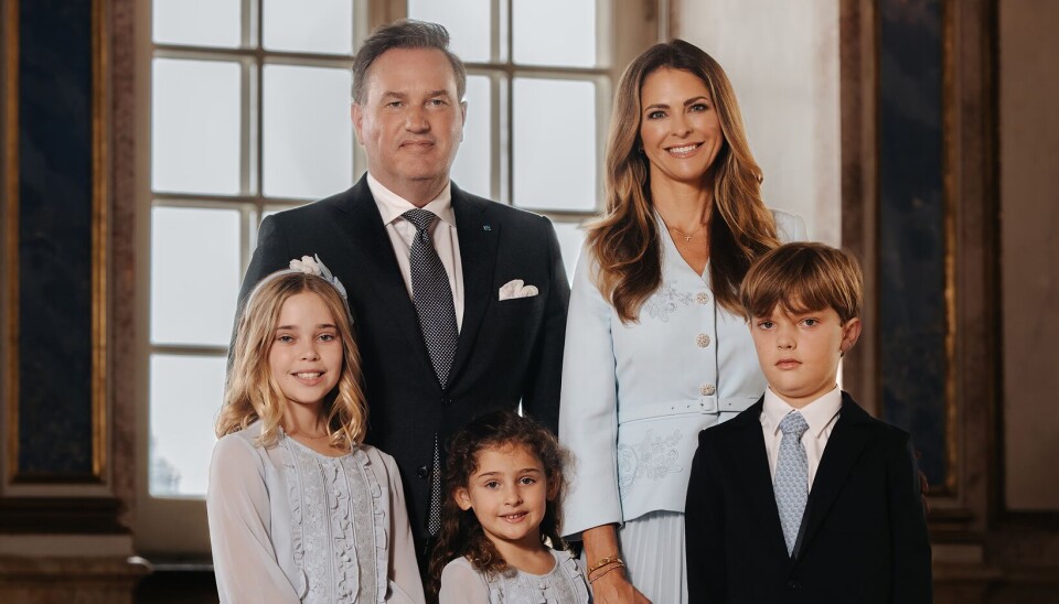 Prinsesse Madeleine ses her sammen med sin mand Chris O'Neill og parrets tre børn, 10-årige prinsesse Leonore, 8-årige prins Nicolas og prinsesse Adriane på 6 år.