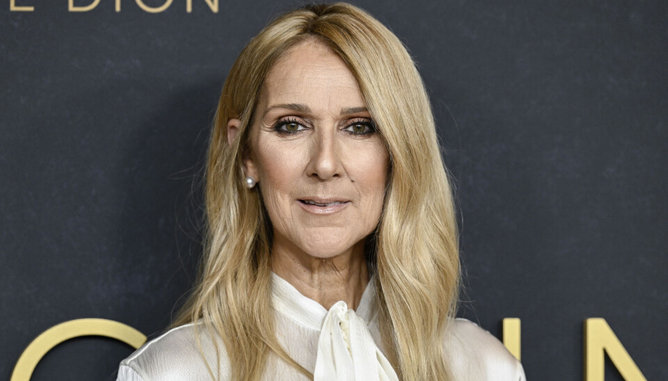 Celine Dion ses her ved premieren på sin dokumentarfil 'I Am: Celine Dion' mandag aften i New York.