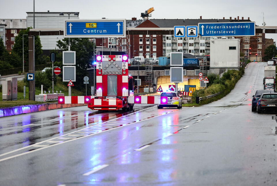 Begge spor i indadgående retning i tunnelen er blevet spærret, men det er fortsat muligt at køre fra Hillerødmotorvejen og videre mod København.
