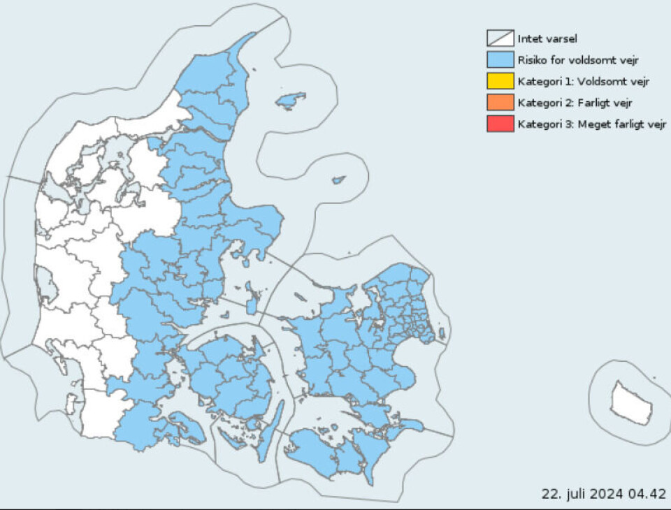 I de blå områder er der risiko for voldsomt vejr.