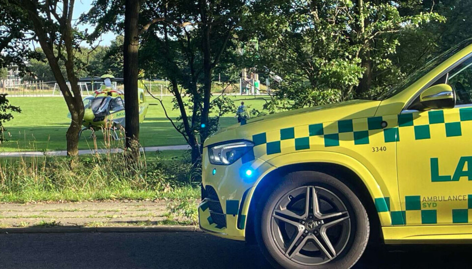 Lægehelikopter og akutlægen er på stedet.