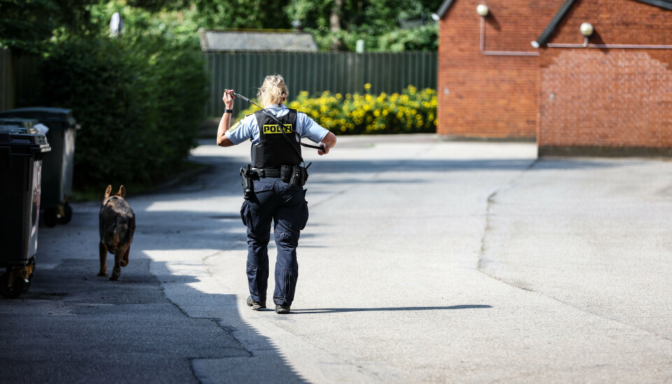 Politiet var tirsdag formiddag til stede på Søborg Torv, hvor en mand var faldet fra en altan.