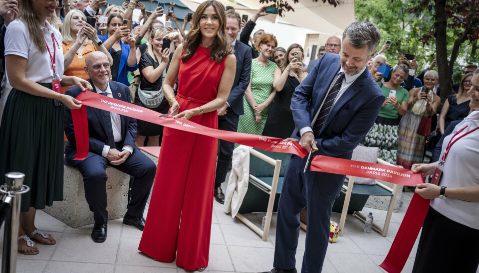 Kong Frederik og dronning Mary åbner The Denmark Pavillon i Paris.