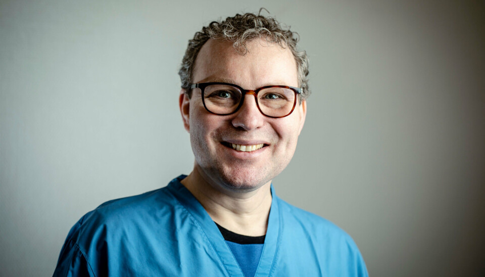 KOL-patienter falder ned mellem stolene, har ingen rigtige rettigheder og har svært ved at få både eksempelvis rygestopbehandling og at komme på hospice. Det siger Anders Løkke, der er overlæge på Lungemedicinsk Afdeling på Vejle Sygehus og professor ved Syddansk Universitet.