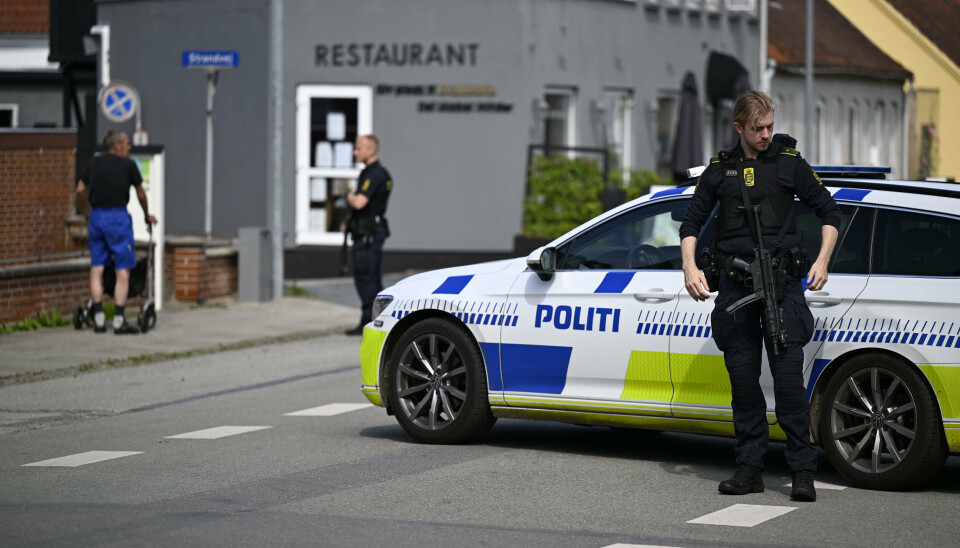 Fyns Politi i aktion på havnen i Lohals på Langeland. Baggrunden er, at Fyns Politi klokken 06.45 modtog en anmeldelse, der muligvis involverer sprængstof.