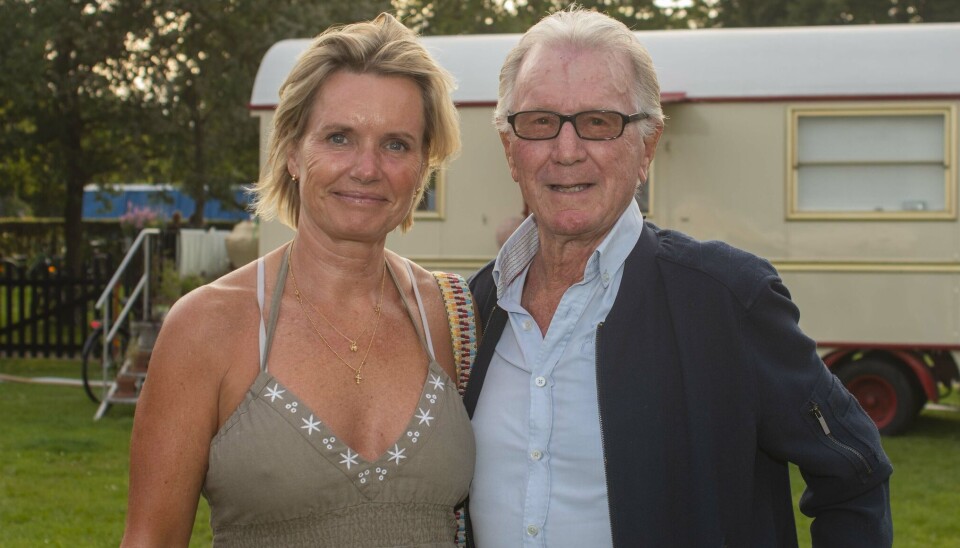 Finn Nielsen blev ledsaget af veninde Lise Lotte
