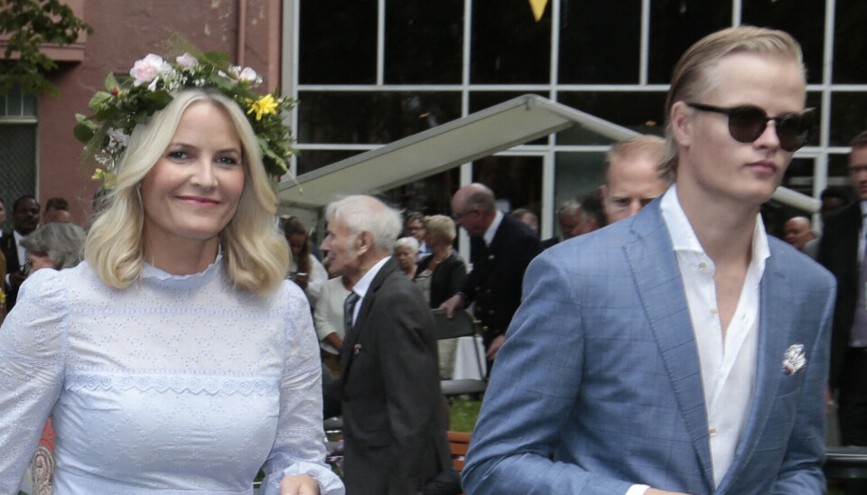 Kronprin sesse Mette-Marit ses her sammen med sin voldssigtede søn Marius Borg Høiby.