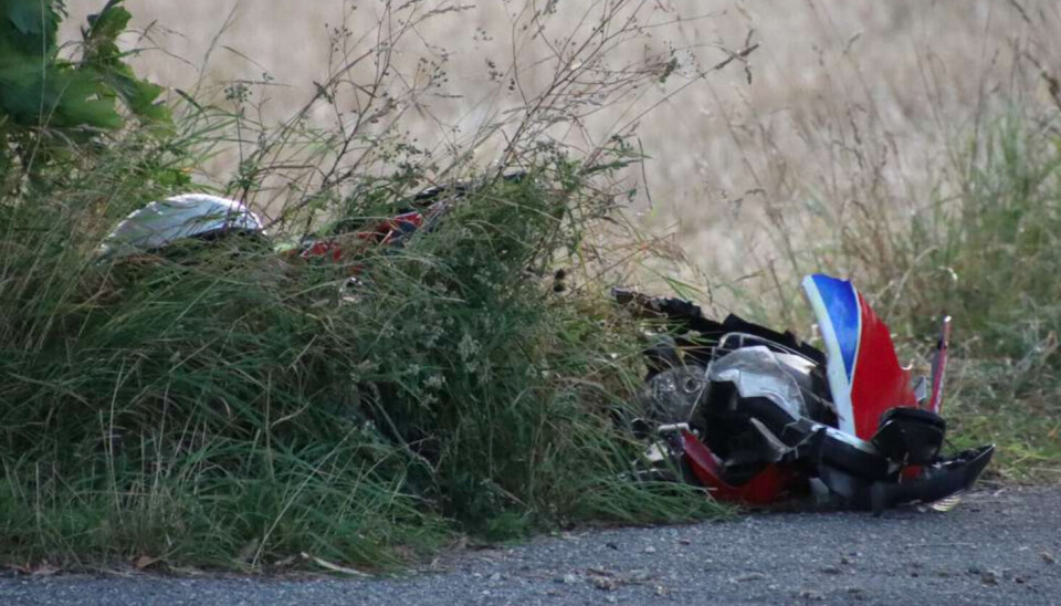 Motorcyklisten forulykkede inde på en mark.