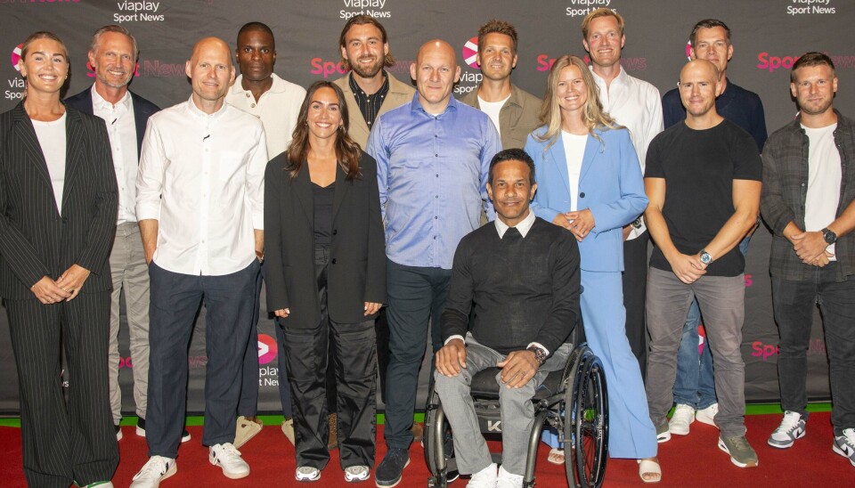 Jeanette Ottesen (tv.) sammen med de ny kollegaer fra Viaplay Sport News. Blandt andre Jason Watt og Thomas Gravesen (i midten) og Mads Ladrup (th.)