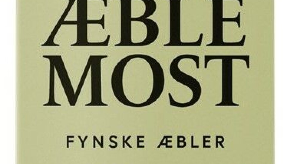 Det er denne æblemost, som er fuld af skimmel.