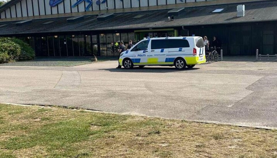 En 18-årig faldt om med hjertestop under en fodboldkamp i Helsingør torsdag formiddag.