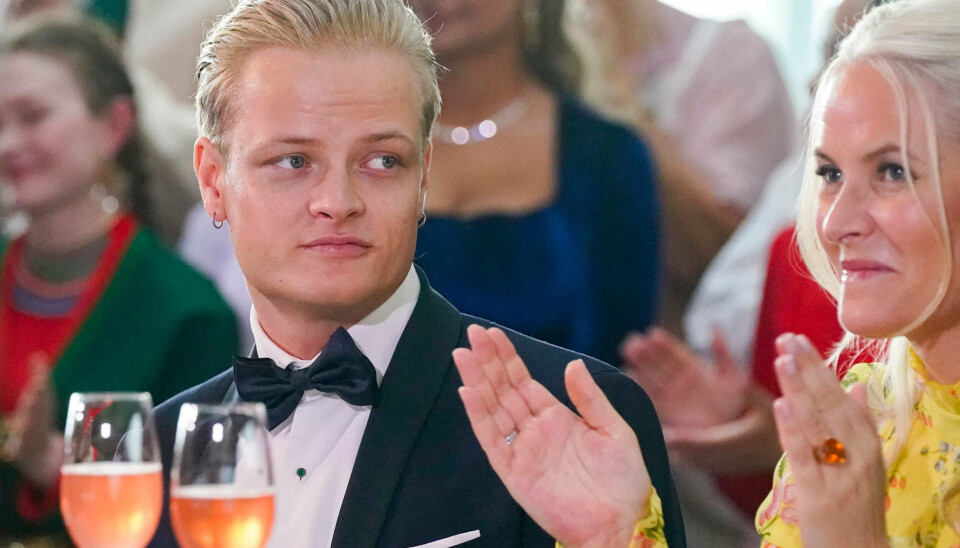 Marius Borg Høiby sammen med sin mor, den norske kronprinsesse Mette-Marit (Arkivfoto)