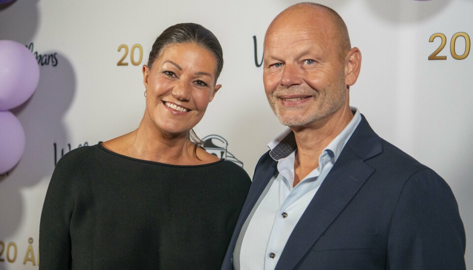 Mette Blomsterberg har et godt tag i kæresten, Jack, som hun præsenterede sidste år.