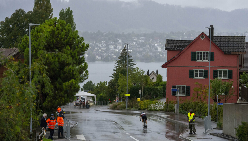 Torsdagens linjeløb for juniorer blev afviklet på våd asfalt i Zürich.