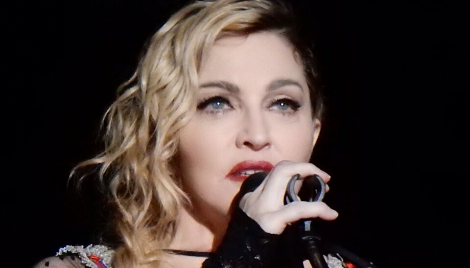 På blot et par uger har Madonna måttet sige farvel til først sin stedmor og nu sin bror. De døde begge som følge af kræft.