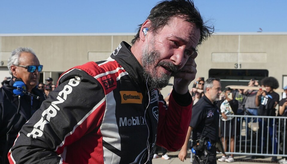Keanu reeves har sin debut i autoracing
