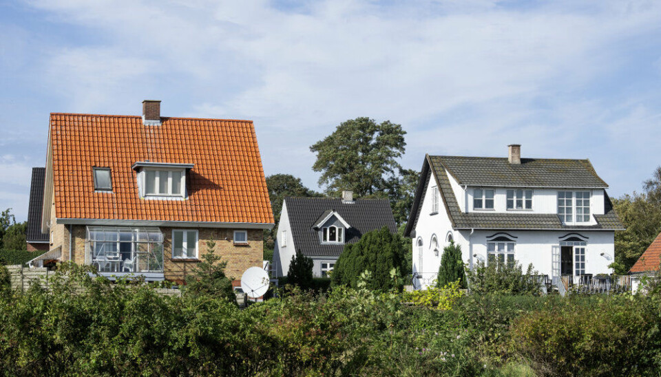 De første boligejere begyndte at få deres ejendomsvurderinger i september 2021. Siden da har forsinkelse og fejl i vurderingerne udløst kritik.