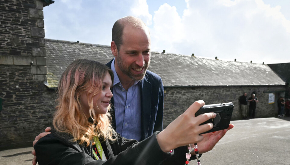 Prins William i et selfie-øjeblik med en studerende.