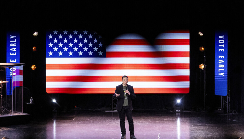 Elon Musk taler ved sit kampagneevent i Life Center Church i byen Harrisburg, som ligger i den amerikanske delstat Pennsylvania.