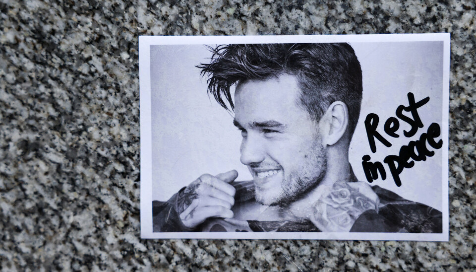 Liam Payne, tideligere medlem af One Direction, er død i en alder af 31 år. Fans, venner og familie hele verden over er i sorg.