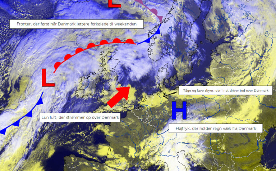 Tåge og lave skyder driver natten til torsdag ind over Danmark.