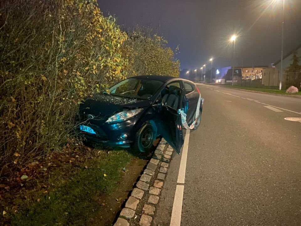 To biler ramte hinanden - og ifølge vidner lod det til at være en bevidst påkørsel.