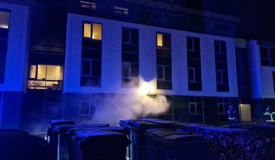 Beboerne i lejlighedskomplekset på Stadion Alle i Viorg skal genhuses efter den voldsomme lejlighedsbrand natten til lørdag.