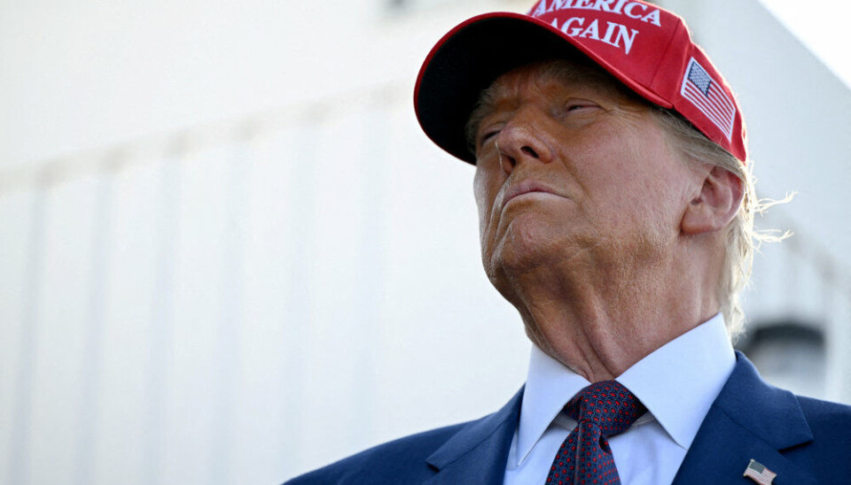 Donald Trump begrunder fremtidige toldafgifter på mexicanske og canadiske varer med, at landene har 'latterligt åbne grænser' og lader narkotika og immigranter strømme ind i USA.