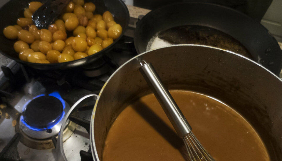 Ifølge køkkenchef på Søllerød Kro og Bocuse d'Or-vinder Brian Mark Hansen er julen det eneste tidspunkt i løbet året, hvor det er tilladt at bruge en smule kulør.