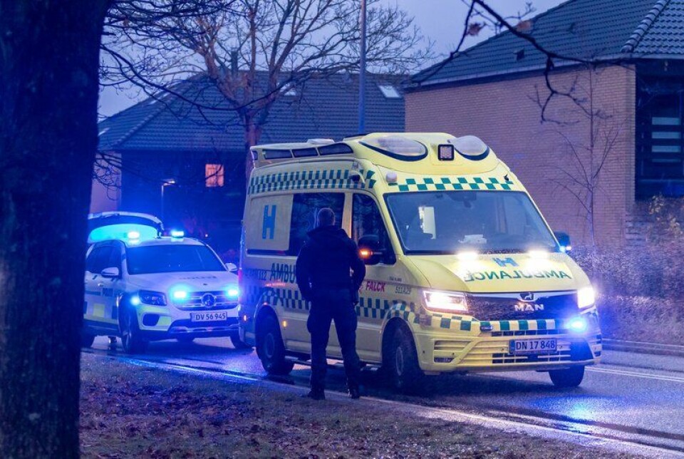 To er kørt med ambulance, og det står endnu ikke klart, hvad deres tilstand er.