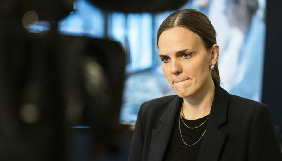 Digitaliseringsminister Caroline Stage Olsen (M) måtte på et pressemøde i sidste uge byde ordførere på kaffe, efter at otte oppositionspartier kritiserede, at de var blevet overhørt, da penge til strategi for kunstig intelligens skulle fordeles.
