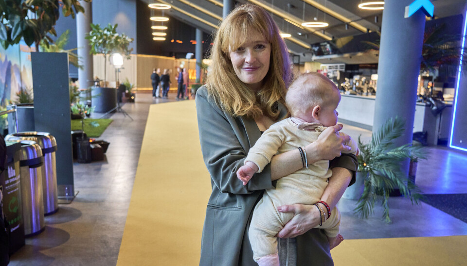 Julie Agnete Vang ankom med baby til premieren på filmen Paddington i Peru i Vue på Fisketorvet.