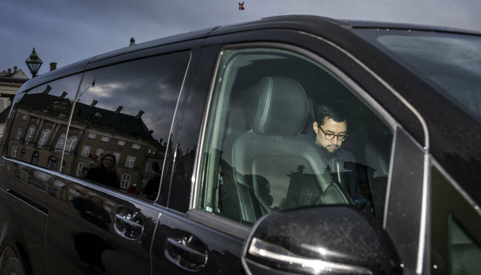 Muté B. Egede ankommer til Amalienborg Slot onsdag eftermiddag.