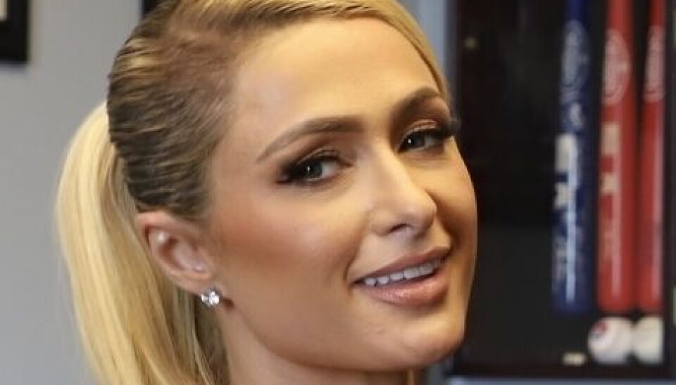 Paris Hilton så sit hus brænde ned på tv.