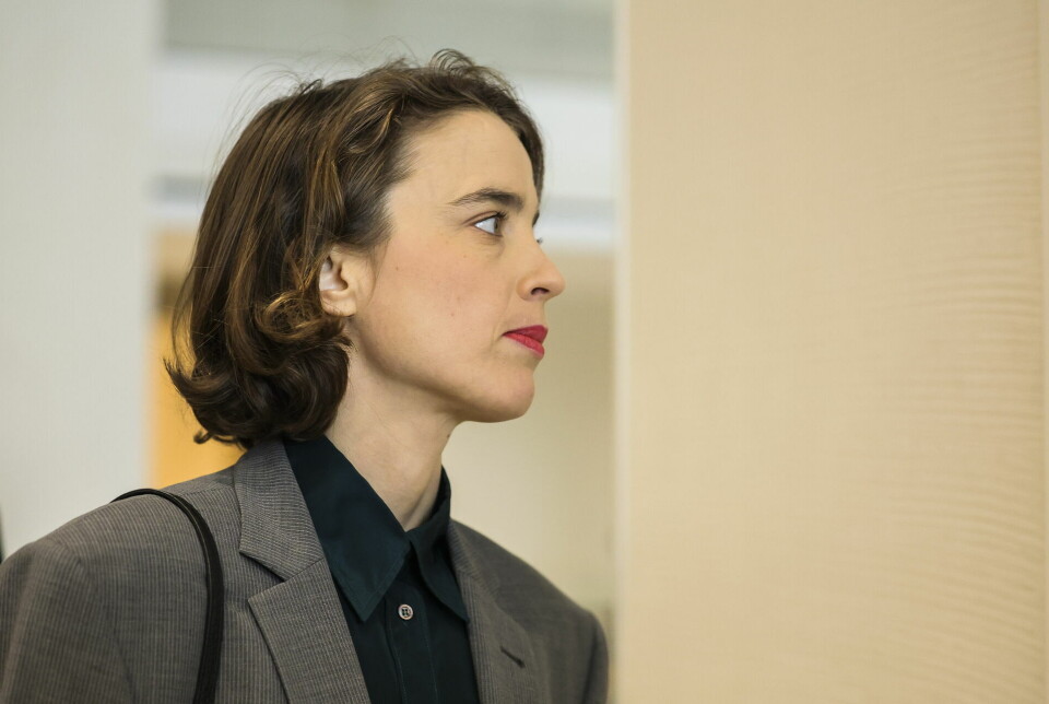 Adele Haenel, 35, ankommer her til retten.