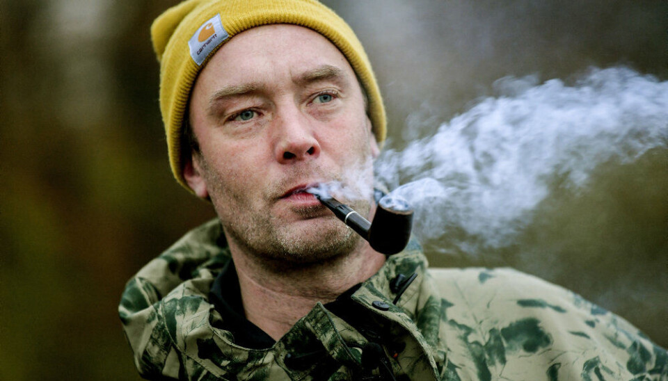 Nikolaj Kirk har været verden rundt for at skyde dyr med makkeren, Jørgen Skouboe. Han fylder 50 år den 5. februar.