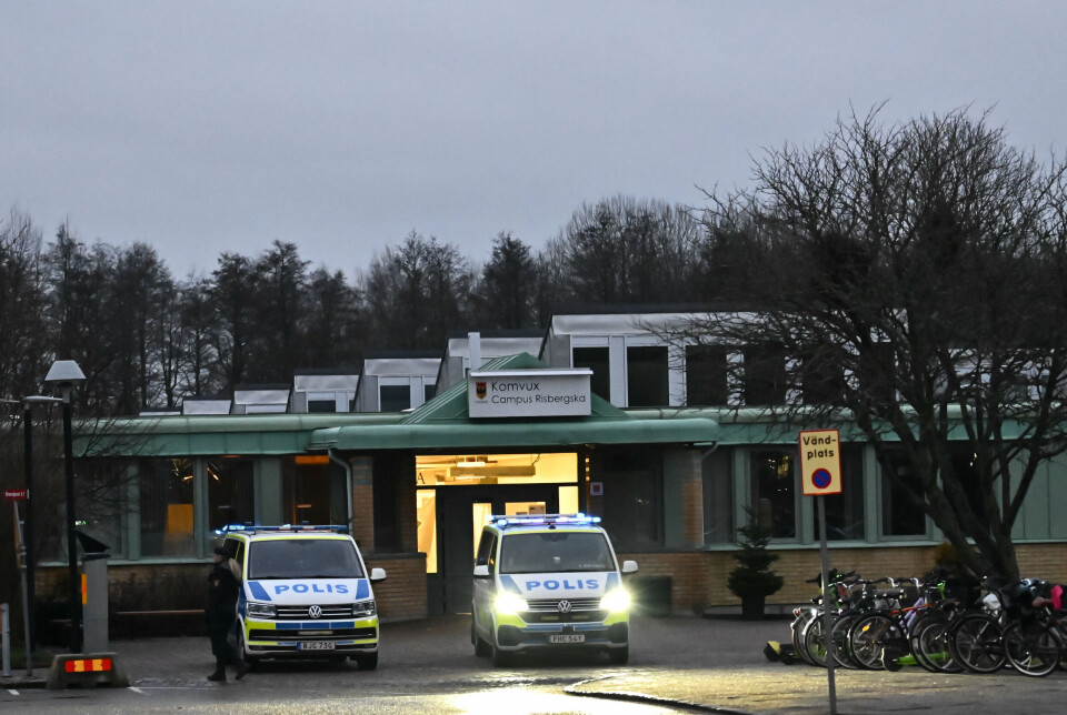 Der er onsdag morgen spærret af ved et uddannelsessted i den svenske by Örebro, hvor flere mennesker tirsdag døde i et skyderi.