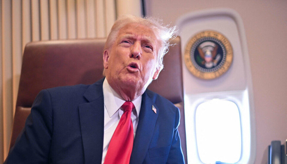 Om bord på Air Force One på vej til Superbowl indvilgede Trump journalister i nye planer om told på blandt andet import af stål og aluminium i USA.