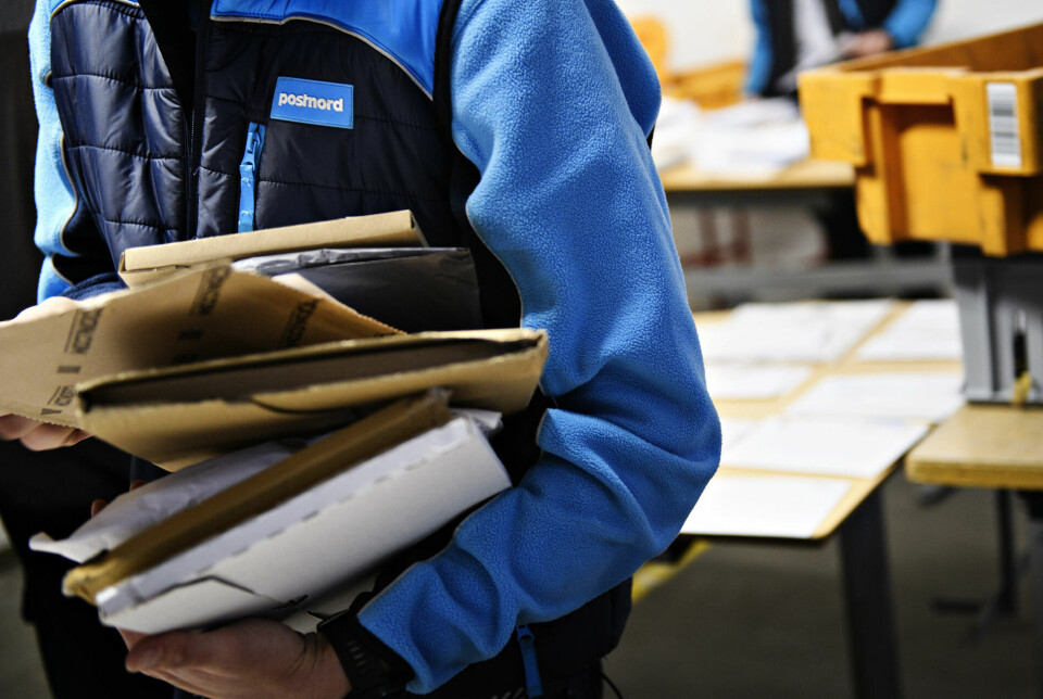 (ARKIV) Julens pakker og breve bliver sendt afsted fra PostNords distributionscenter i Gladsaxe tirsdag den 18. december 2018. Foto: Philip Davali