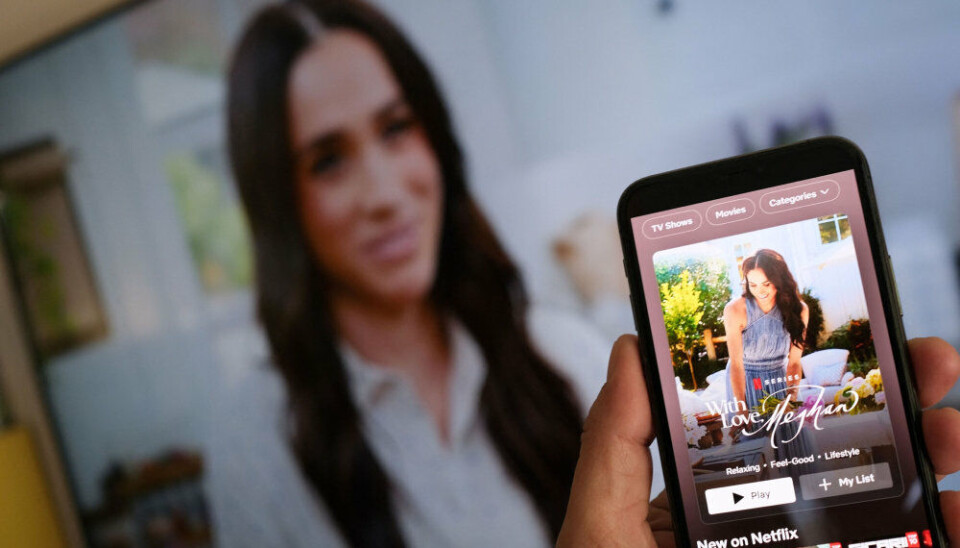 - Det er manglen på humor, ironi, selvbevidsthed og forståelse for virkeligheden i denne dybt ulige og apokalyptiske verden, der i sidste ende gør 'With Love, Meghan' så svær at elske, lød The Guardians kritik af hertuginde Meghans Netflix-program.