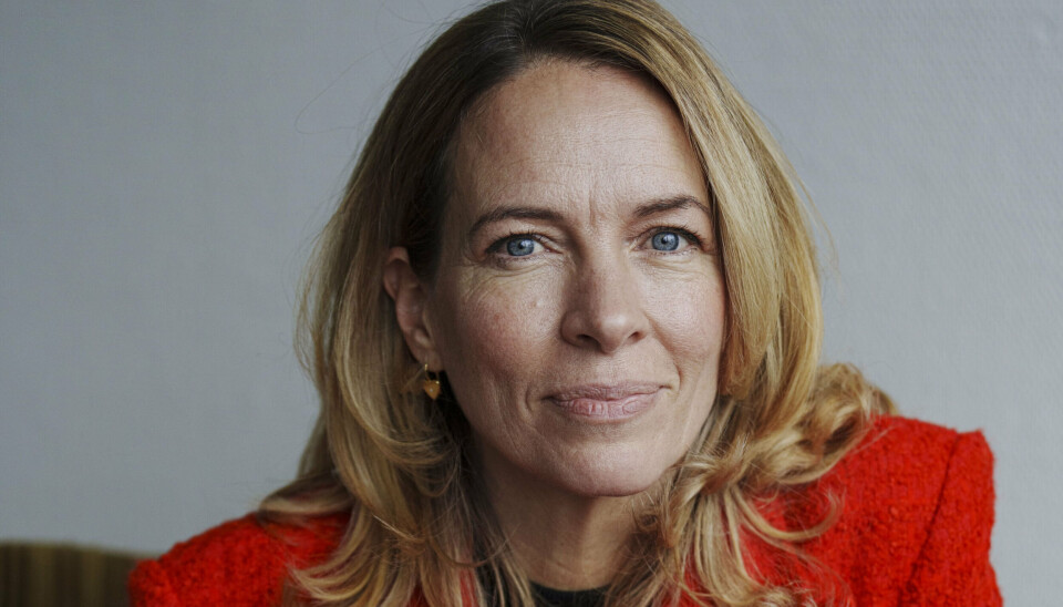Skuespiller Maibritt Saerens er som 54-årig dedikeret til at nedbryde de forsvarsstrategier, som mange opbygger i teenagealderen. Hun har selv to børn på 14 år.