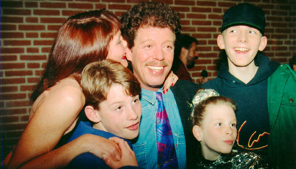 Tommy Seebach i 1993 sammen med sin familie. Fra venstre ses hans daværende kone, Karen Seebach, og deres tre børn, Rasmus, Marie og Nicolai Seebach.