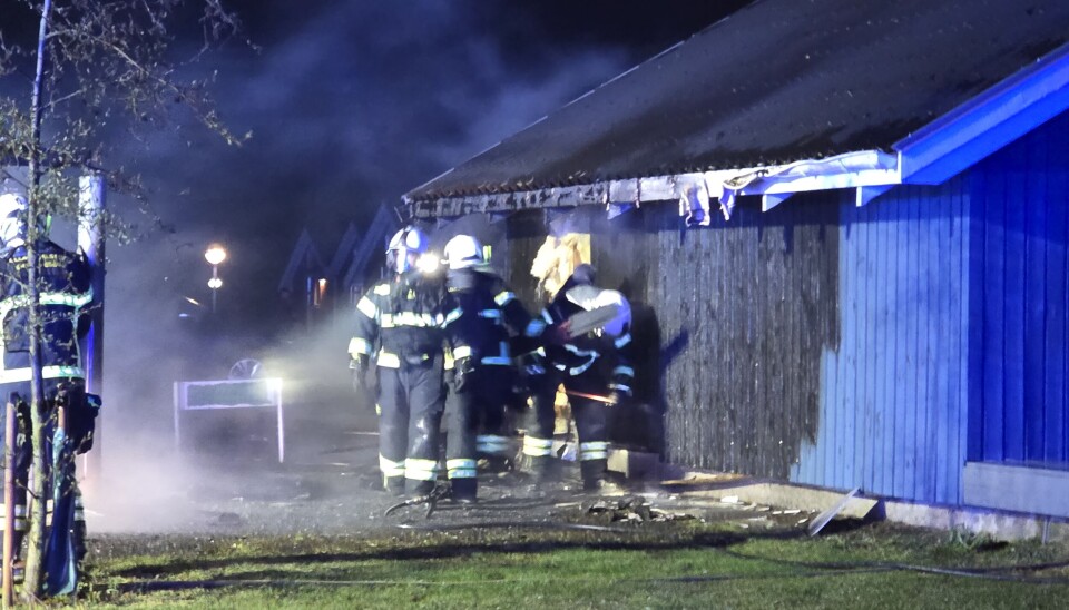 Feriegæsterne blev banket op midt om natten og skulle forlade deres feriehuse.