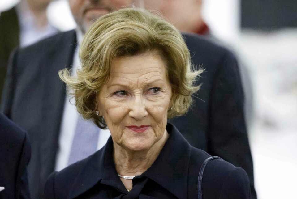 Den norske dronning Sonja er tirsdag blevet udskrevet fra hospitalet. Mandag blev hun indlagt med vejrtrækningsbesvær. (Arkivfoto).